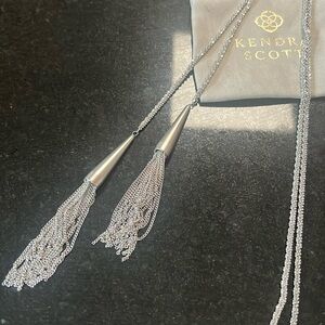 KENDRA SCOTT PHARA LARIAT TASSEL NECKLACE